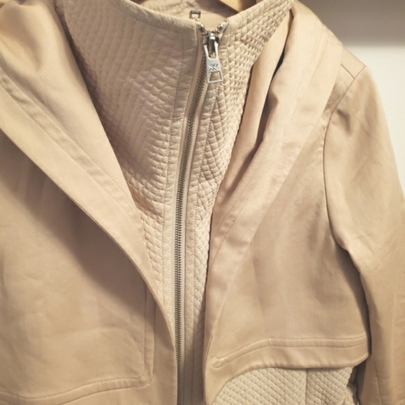 Soia & Kyo Enora jacket. Spring. Quilted parts. Hood. Cream/tan Size L. - Picture 6 of 16